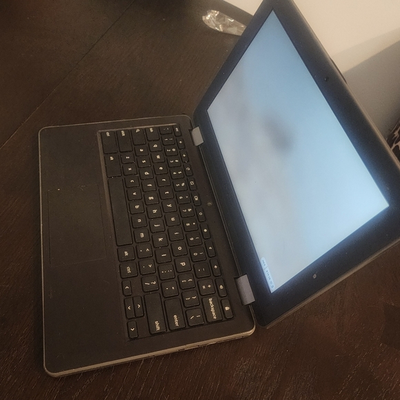 ASUS Black Laptop with Backlit Keyboard and Slim Profile - Picture 5 of 5